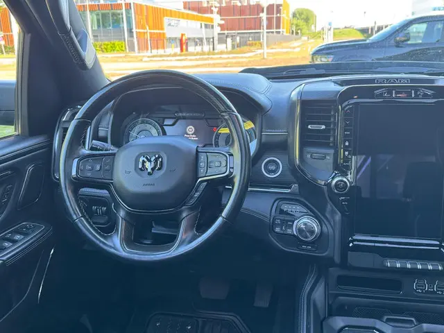 RAM 1500 5.7 V8 4x4 Limited Night 2022 LPG/Gas 10