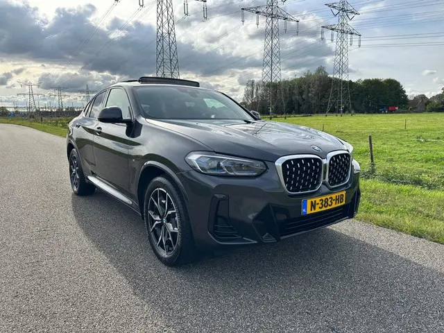 BMW X4 xDrive20i Bns Ed.+ PANORAMADAK | NAP ! 2021 Benzine 4