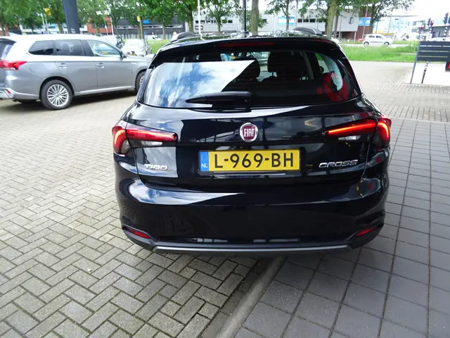 Fiat Tipo Cross 1.0 City Cross 2021 Benzine 10