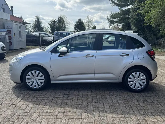 Citroën C3 1.2 PureTech Collection 2015 Benzine 4
