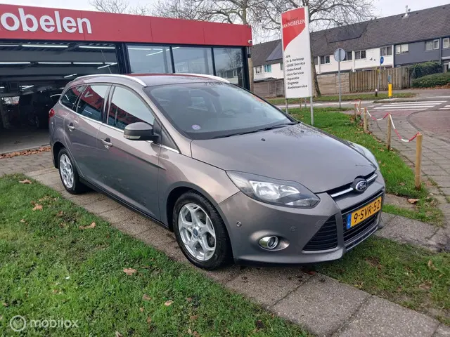 Ford Focus Wagon 1.0 EcoBoost Titanium 2013 Benzine 8