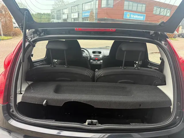 Peugeot 107 1.0 Active 2013 2013 Benzine 5