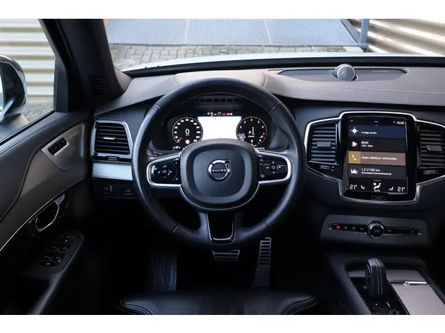 Volvo XC90 B6 AWD R-Design 2022 Benzine 31