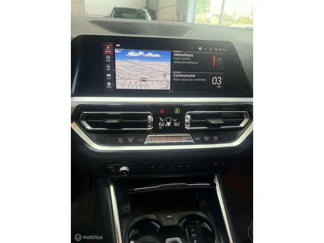 BMW 3 Serie 318i Executive Sport Edition 2020 Benzine 8