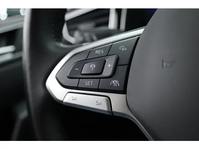 Volkswagen Polo 1.0 TSI R-Line 2025 Benzine 12