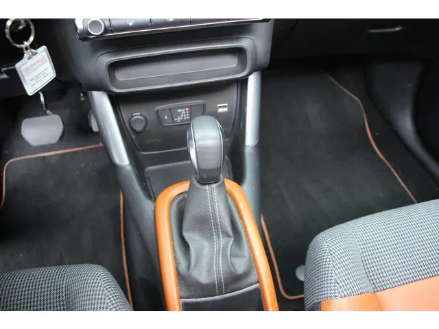 Citroën C3 Aircross 1.2 PureTech S&S Shine 2019 Benzine 16