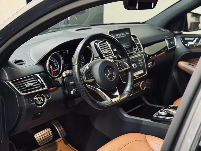 Mercedes-Benz GLE Coupé AMG 43 4MATIC 2017 Benzine 15