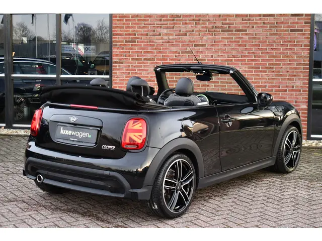 MINI Cooper Cabrio Mini 1.5 136pk aut 2021 Benzine 45