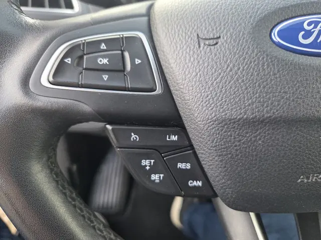 Ford C-MAX 1.5 Titanium 2015 Benzine 5