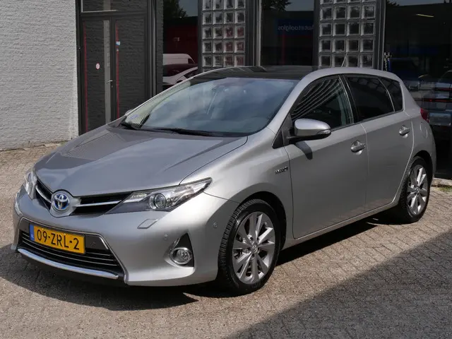 Toyota Auris 1.8 Hybrid Lease Pro 2013 Hybride Benzine 7