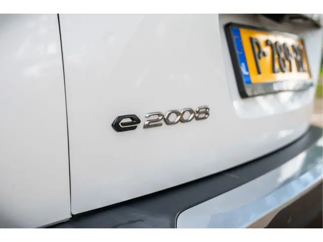 Peugeot e-2008 EV Allure Pack 50 kWh 2021 Elektrisch 4