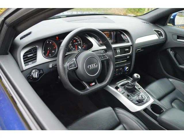 Audi A4 Avant 1.8 TFSI 170 pk S-line 2e eig. 2014 Benzine 2