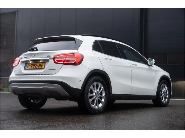 Mercedes-Benz GLA 200 CDI 4Matic AMG | 2014 Diesel 23