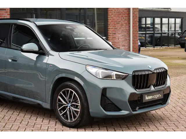 BMW X1 xDrive25e M-Sport 2024 Hybride Benzine 53