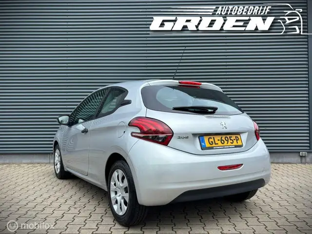 Peugeot 208 1.0 PureTech Access 2015 Benzine 12