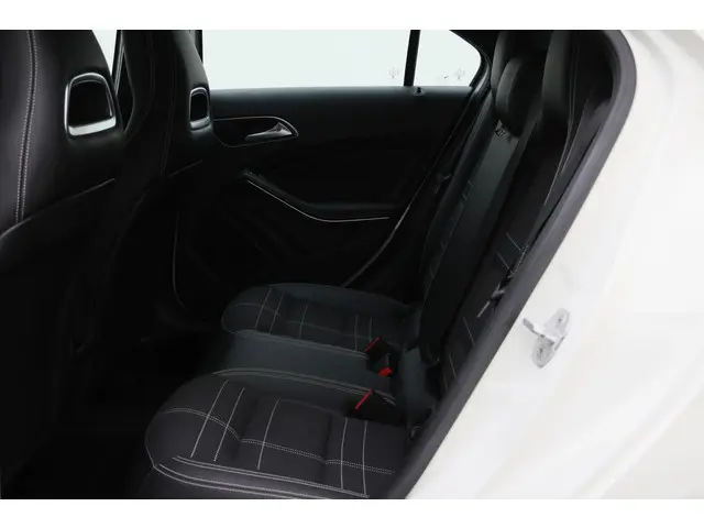 Mercedes-Benz A-Klasse 180 Ambition 2016 Benzine 12