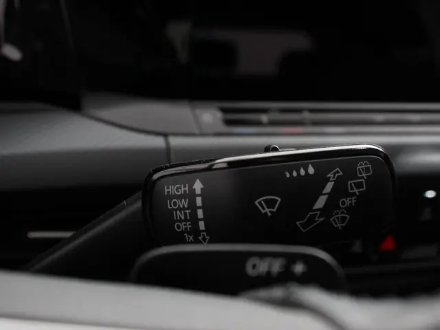 Volkswagen Golf 1.0 eTSI 110pk DSG Active 2022 Benzine 20