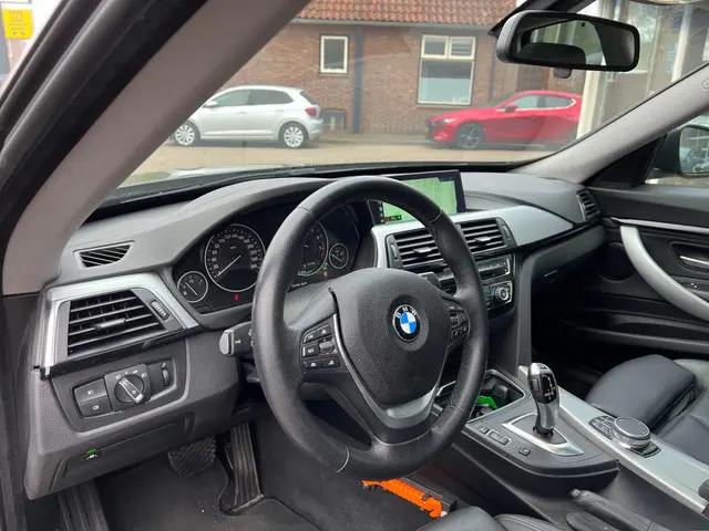 BMW 3 Serie 330i High Executive 2019 Benzine 5