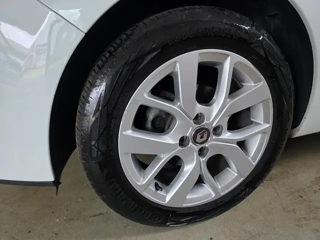 Renault Clio Estate 0.9 TCe Limited 2019 Benzine 19