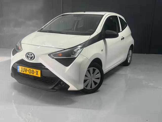 Toyota Aygo 1.0 VVT-i x 2019 Benzine 2