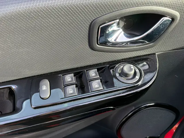 Renault Clio 0.9 TCe Dynamique NIEUWE APK 2013 Benzine 22