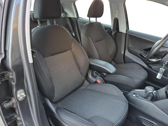 Peugeot 208 1.2 PureTech Allure 2016 Benzine 13