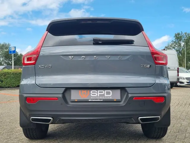 Volvo XC40 2.0 T5 AWD R-Design | PANO | LED | H&K | 2020 Benzine 5
