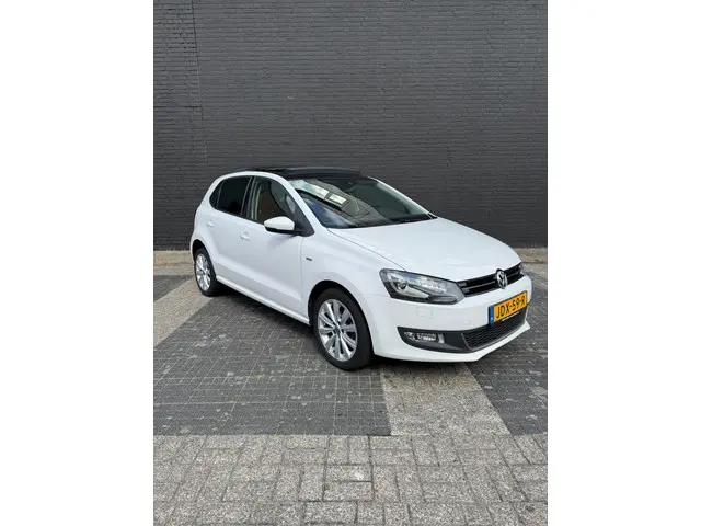 Volkswagen Polo 1.2 TSI Life PANO 2013 2013 Benzine 2