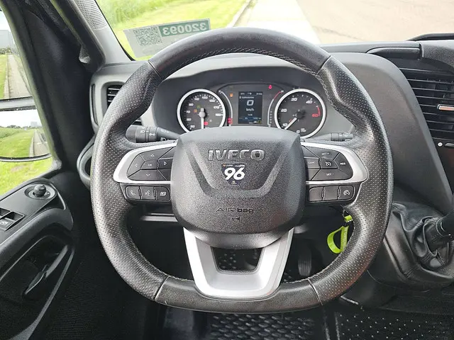 Iveco Daily 35C18 2023 Diesel 12