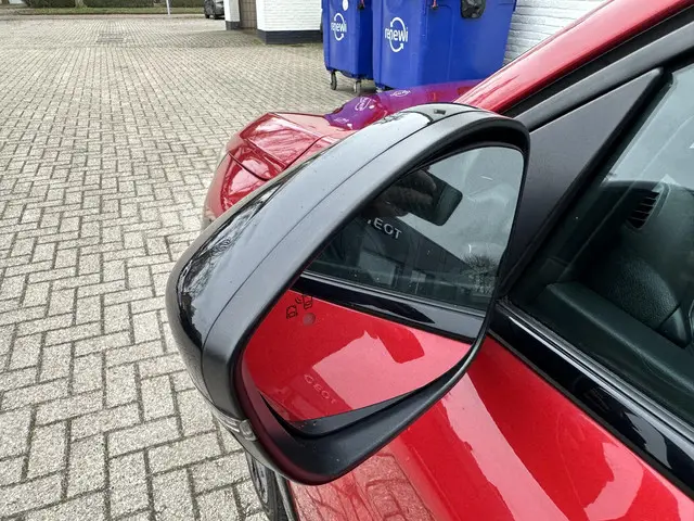 Peugeot 208 1.2 Turbo 100 PK GT Pack 2021 Benzine 48