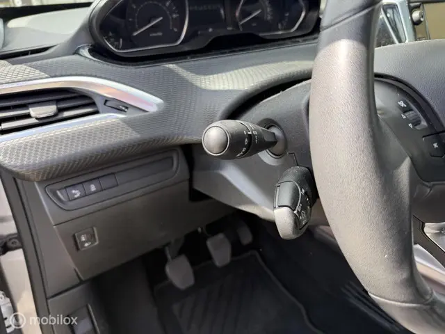 Peugeot 2008 1.2 PureTech Style 2015 Benzine 6