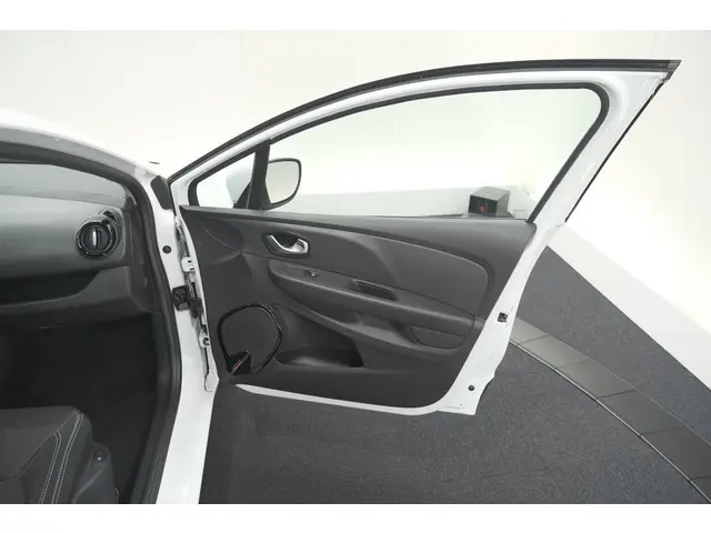 Renault Clio Estate TCe 90 Limited 2019 Benzine 57