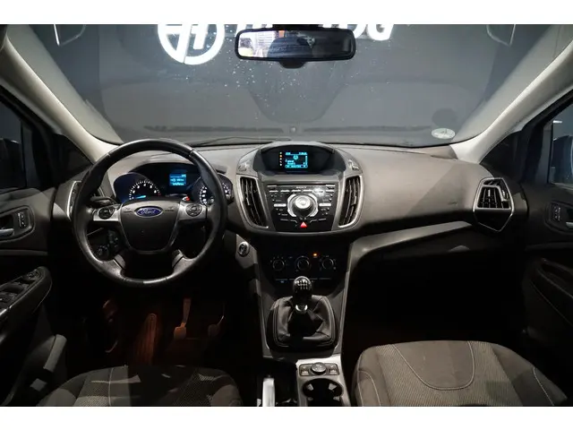 Ford Kuga 1.5 2015 Benzine 3