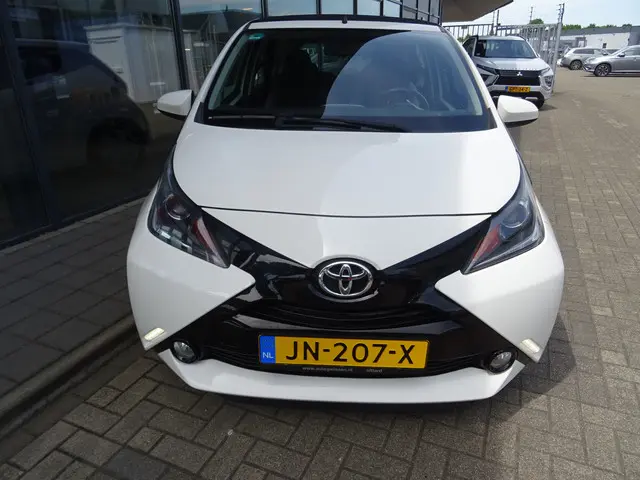 Toyota Aygo 1.0 VVT-i x-wave OPEN DAK 2016 Benzine 11