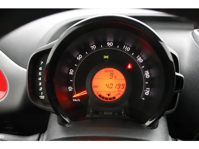 Toyota Aygo 1.0 VVT-i x-play 2021 Benzine 6