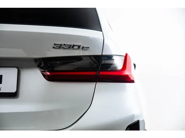 BMW 3 Serie Touring 330e xDrive 2023 Hybride Benzine 35