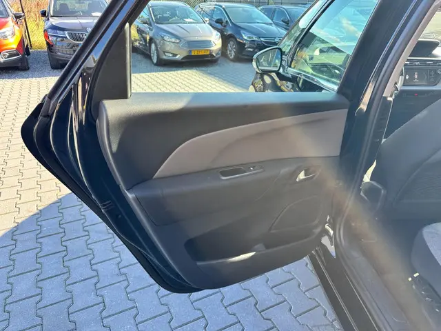 Citroën C4 Picasso 1.2 PureTech Selection 2017 Benzine 11