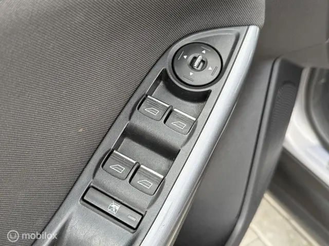 Ford Focus Wagon 1.0 EcoBoost Titanium 2013 Benzine 17