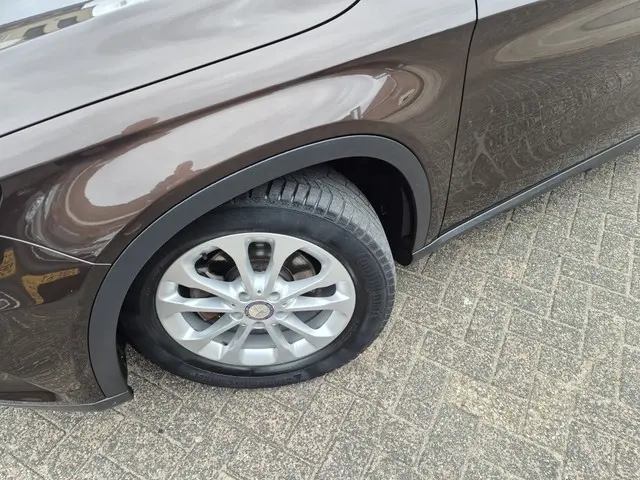 Mercedes-Benz GLA 200 Ambition 2015 Benzine 27