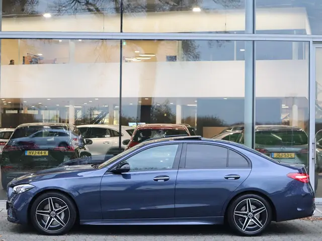 Mercedes-Benz C-Klasse 180 AMG Line 2024 Benzine 4