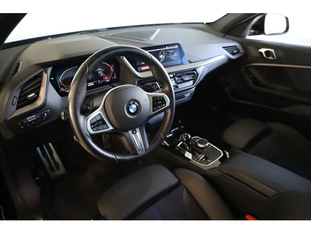 BMW 1 Serie 118i 2024 Benzine 7