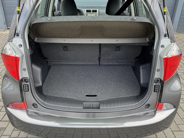 Toyota Verso-S 1.3 VVT-I ASPIRATION 2014 Benzine 13