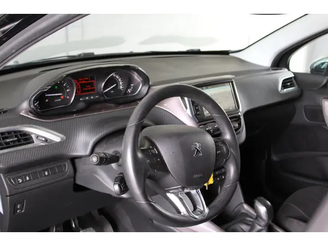 Peugeot 2008 1.2 PureTech Style 2015 Benzine 18