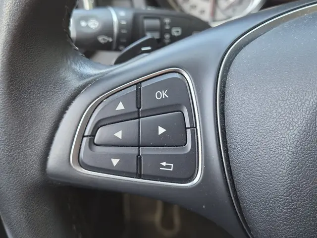 Mercedes-Benz GLA 200 Prestige 2017 Benzine 19