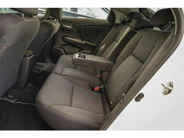 Honda Civic 1.8i VTEC ELEGANCE - SPORT 2016 Benzine 27