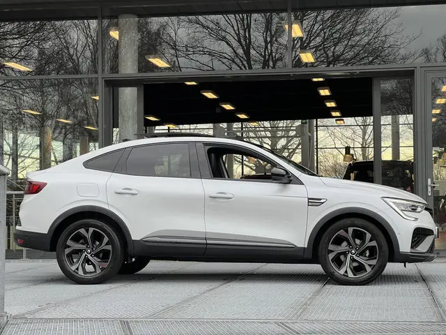 Renault Arkana 1.3 Mild Hybrid 160 R.S. line 2023 Benzine 18