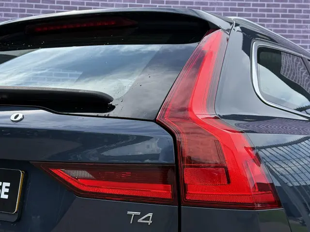 Volvo V90 2.0 T4 Momentum 2019 Benzine 9