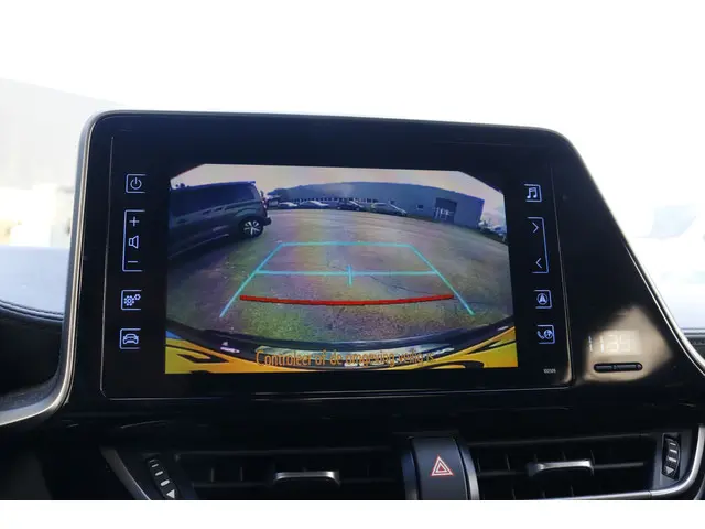 Toyota C-HR 1.8 Hybrid Dynamic 2019 Hybride Benzine 18