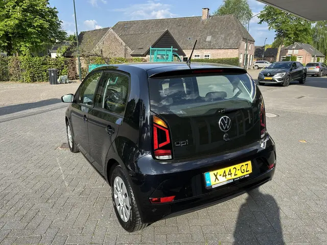 Volkswagen up! 1.0 2023 Benzine 7