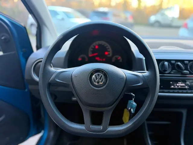 Volkswagen up! 1.0 BMT take up! 2017 Benzine 8